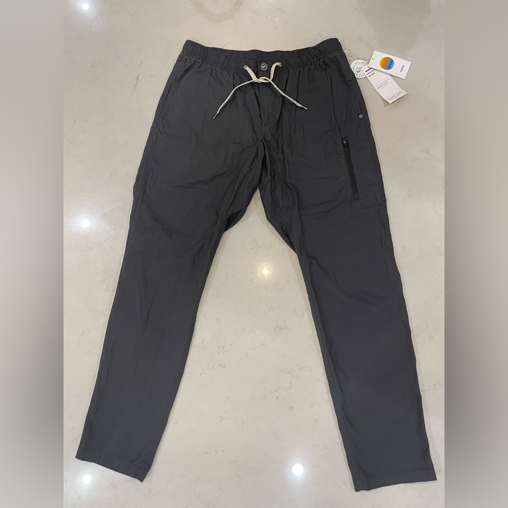 New Men’s Medium Vuori Ripstop Charcoal Grey Pants